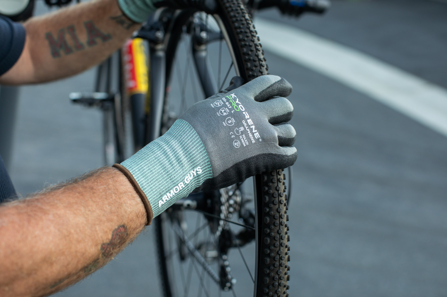 00-843 Kyorene® Pro Gloves – ANSI A4 Cut Protection, Odor Neutralizing, Touchscreen-Compatible