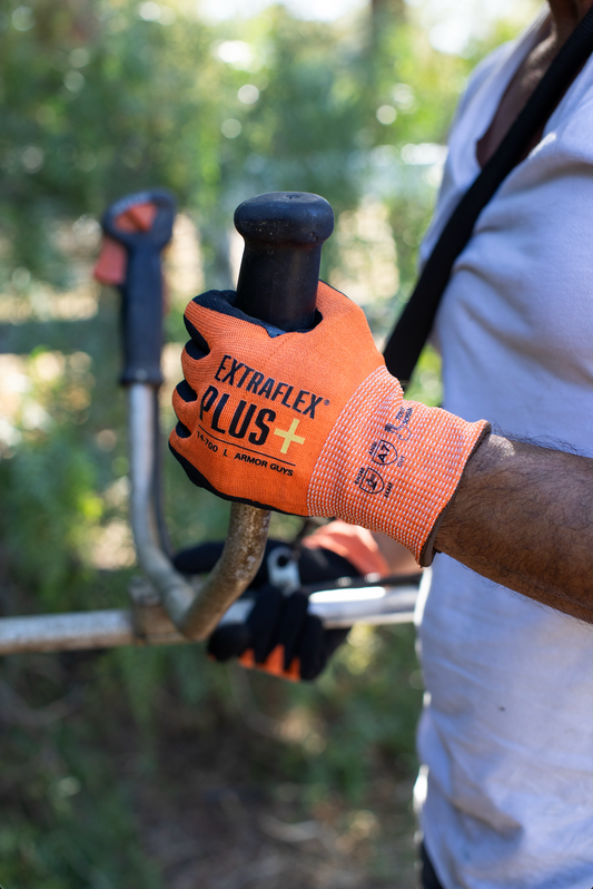 14-700 Extraflex® Plus Gloves – ANSI A7 Cut Resistance, Oil Grip, Touchscreen-Compatible for Automotive & Metal Work