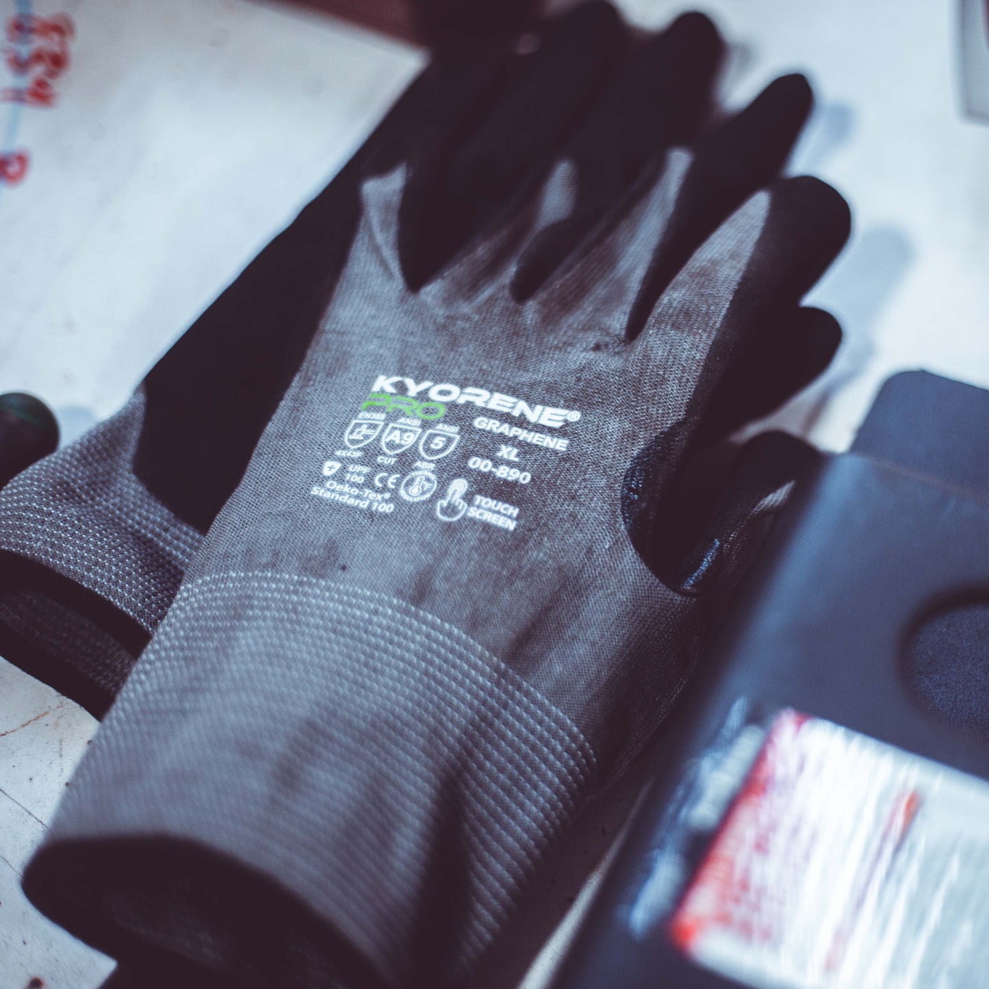 00-890 Kyorene® Pro Gloves